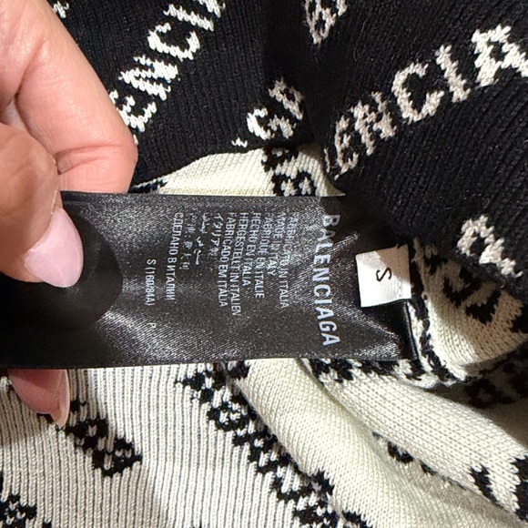 BALENCIAGA Mini Logo Crop Pullover - Picture 6 of 9